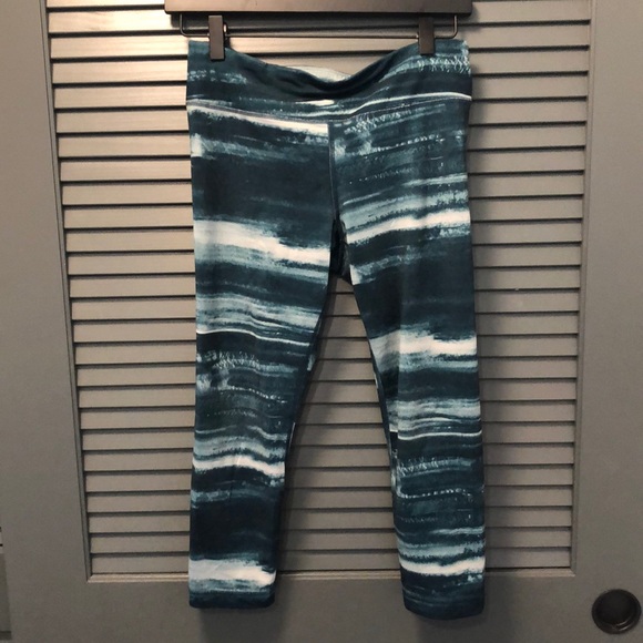 Under Armour Pants - Underarmour cropped leggings